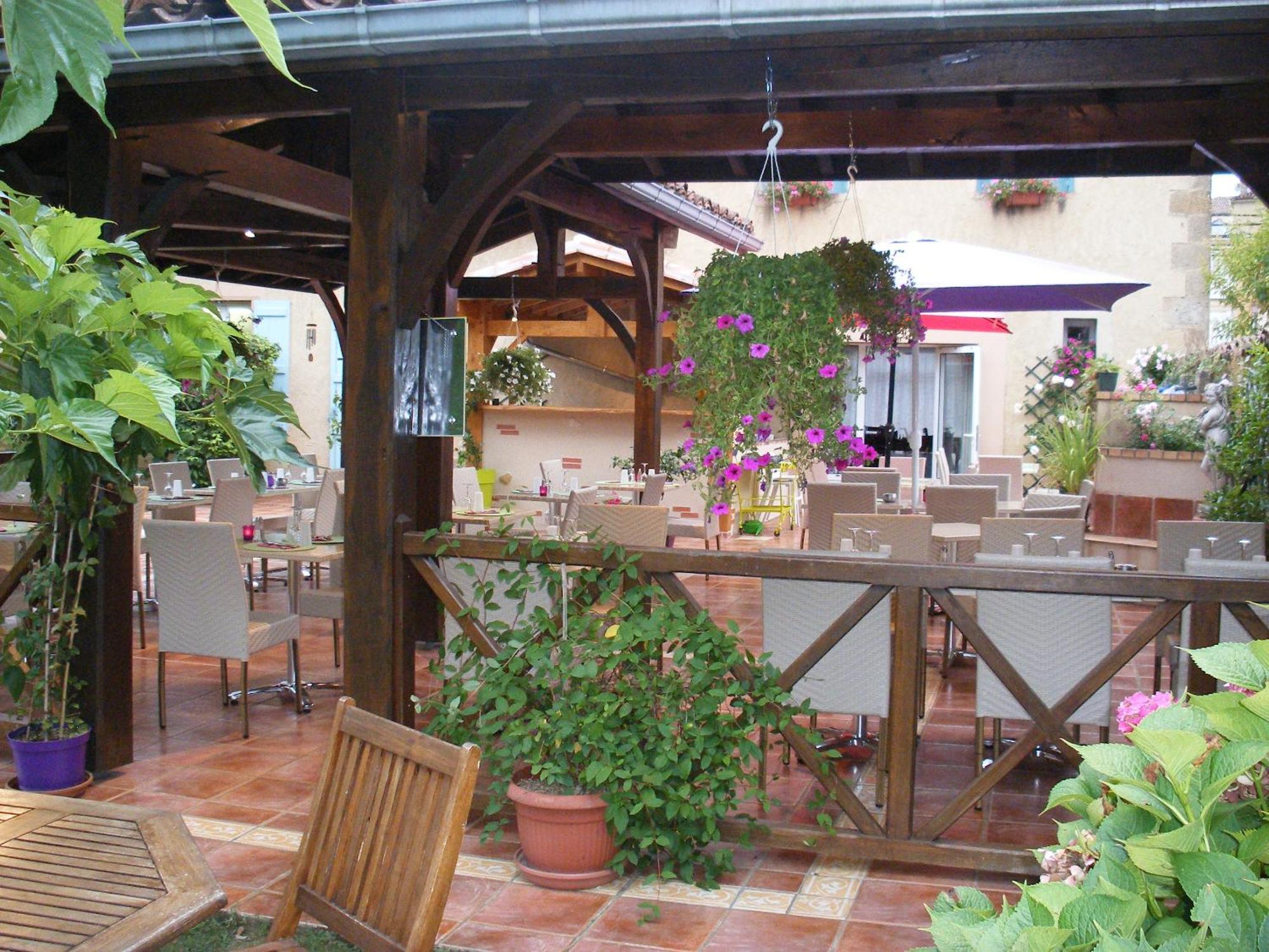 Hotel Restaurant Du Commerce 3*